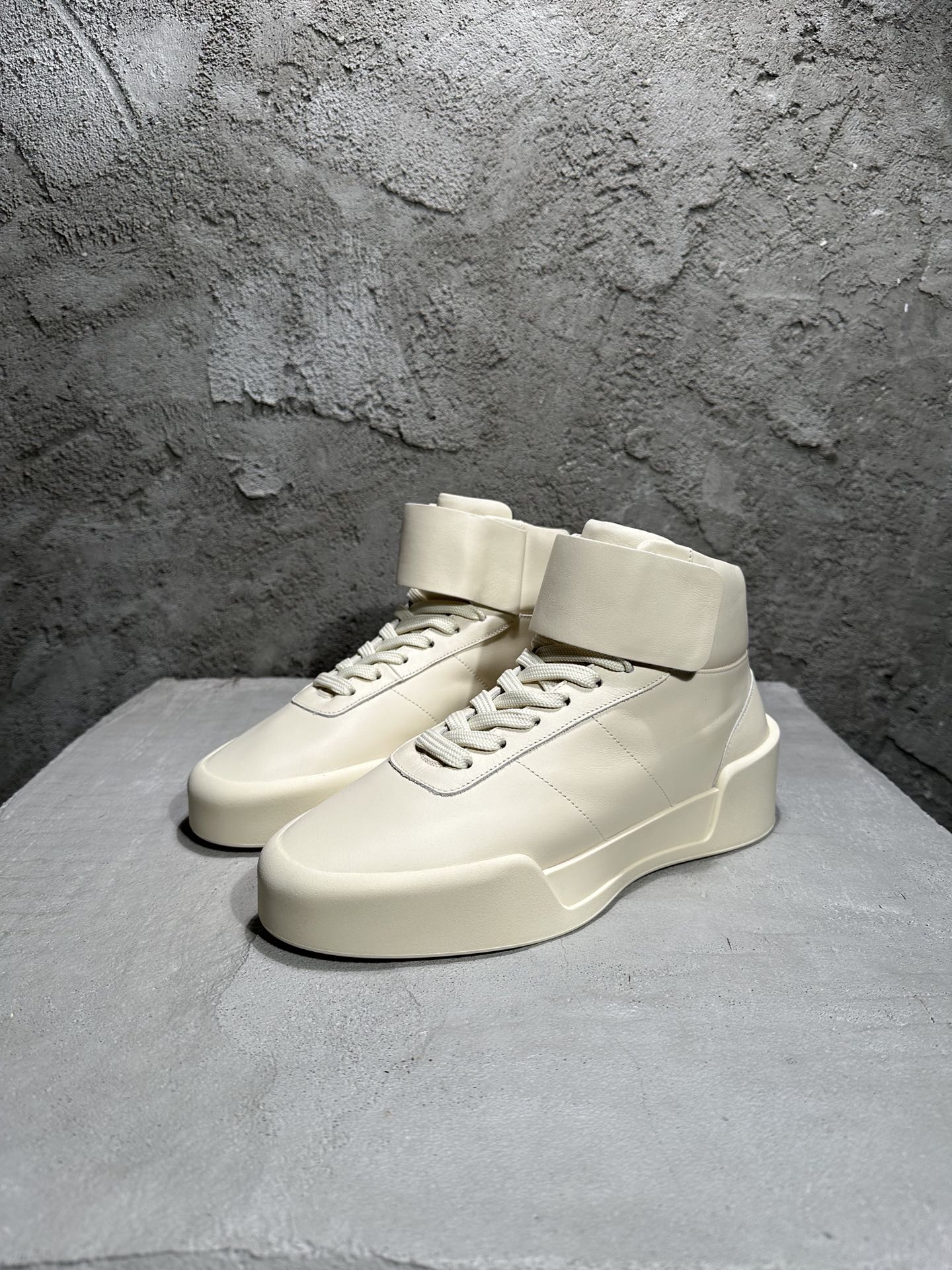 Men's Shoes High Top Platform  - Men Shoes Lacoste บทวิจารณ์และราคา