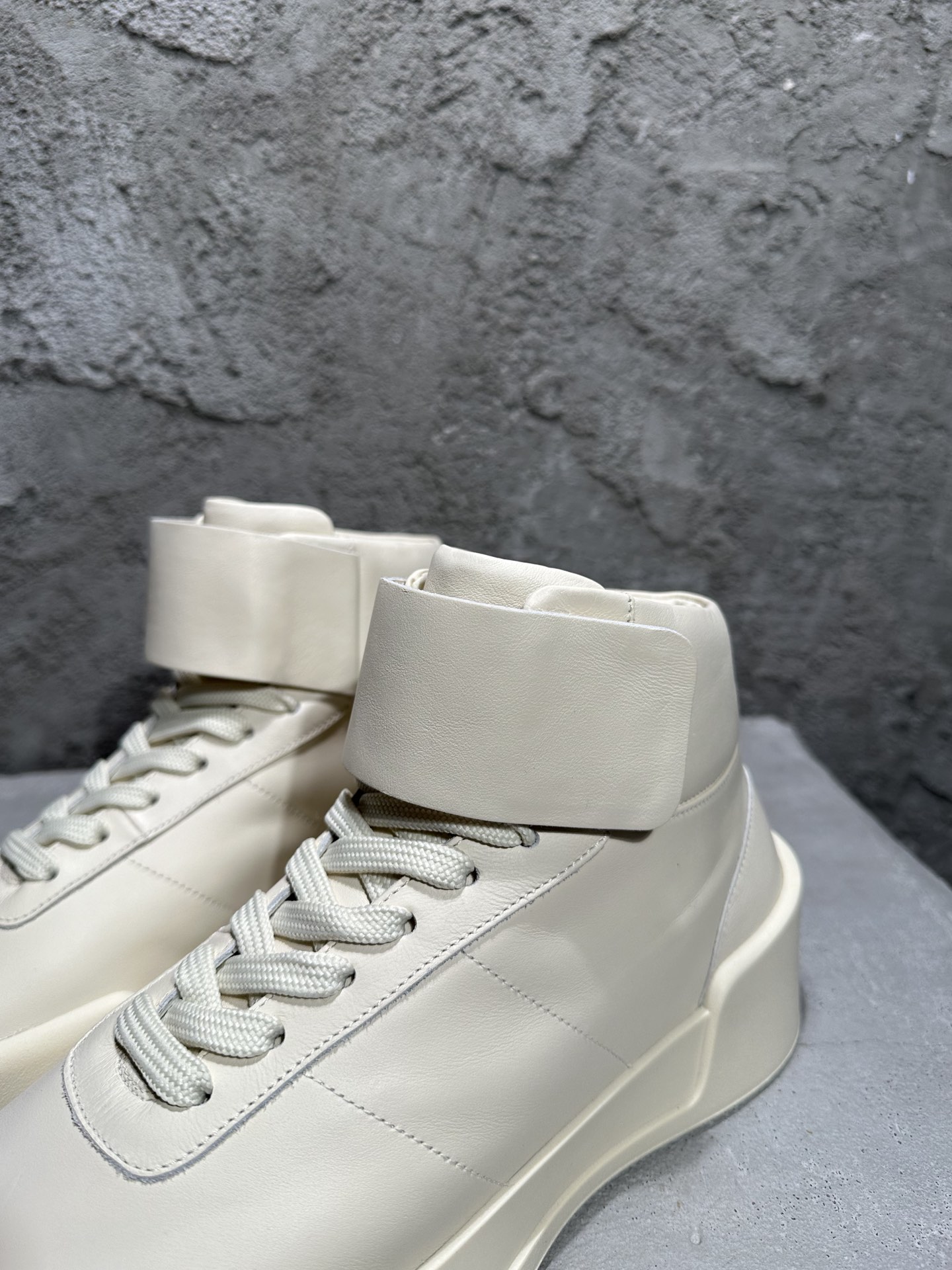 Men's Shoes High Top Platform  - Men Shoes Lacoste บทวิจารณ์และราคา