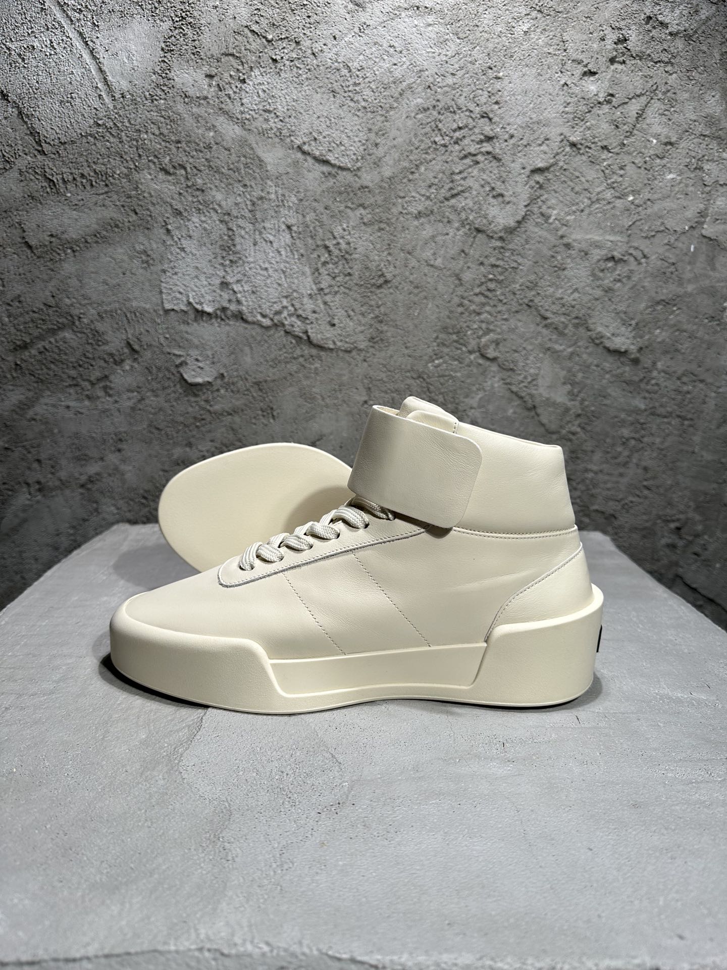Men's Shoes High Top Platform  - Men Shoes Lacoste บทวิจารณ์และราคา